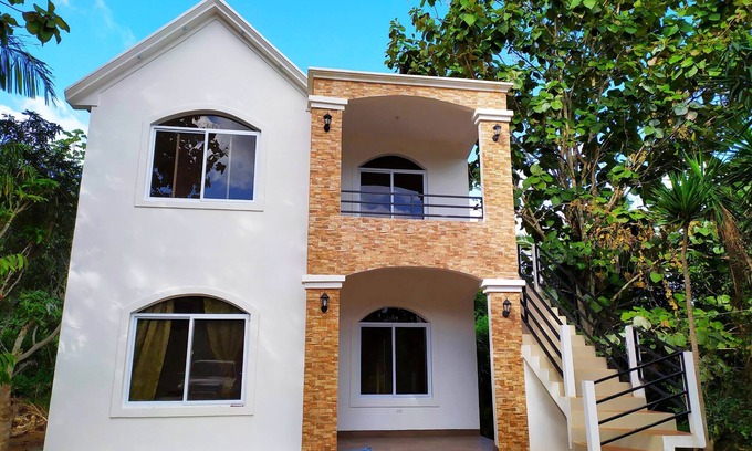 Santa Ana House | Tulips House! With pool, 15 minutes from Flores
