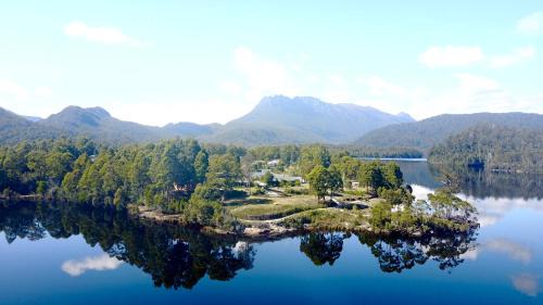 Tullah Hotel | Tullah Lakeside Lodge