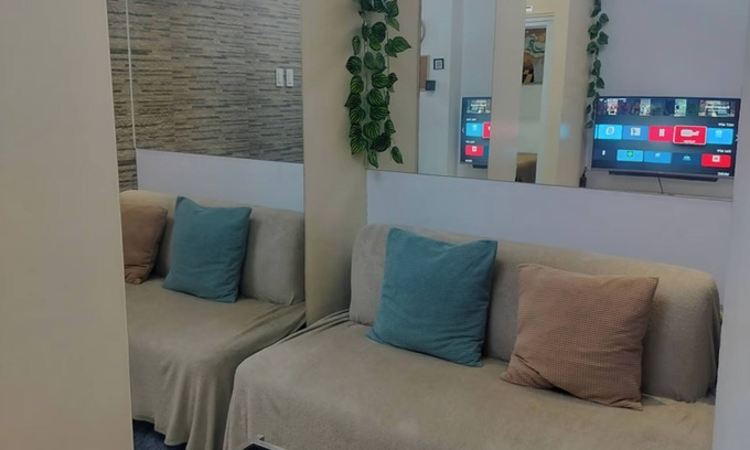 South Triangle Condo | Tum's MPlace Staycation 5th Floor Tower A