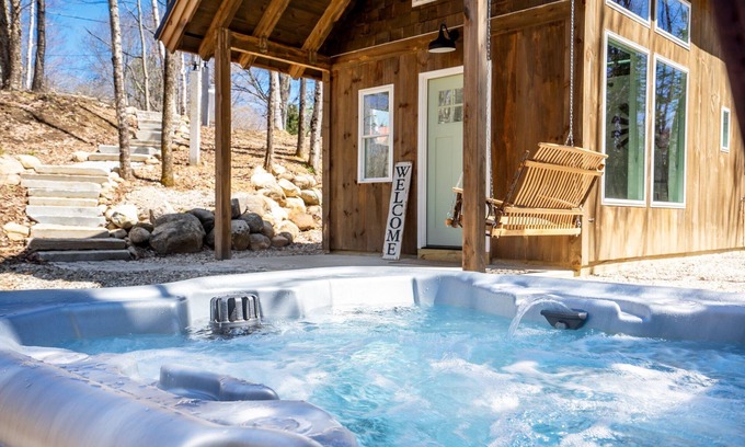 Weld Cabin | Tumbledown Tiny Home w/Hot Tub! Awesome hiking area!