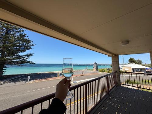 Tumby Bay Apartment | Tumby Bay Hotel Seafront Apartments