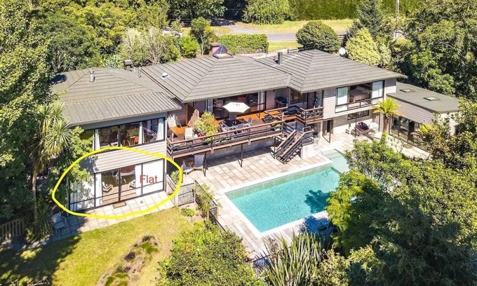 Whanganui Apartment | Tuparipari Riverbank Retreat