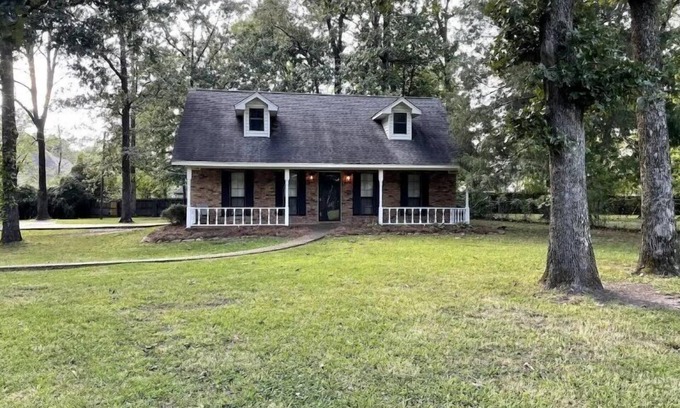 Tupelo House | Tupelo's Cozy Nook