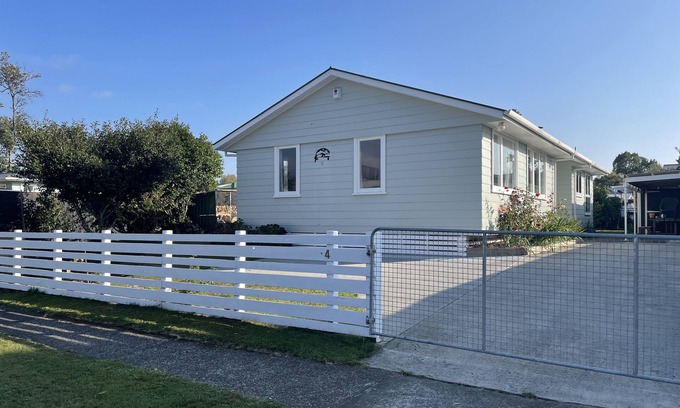 Turangi House | Turangi town, cosy.urban hideaway, room for all,