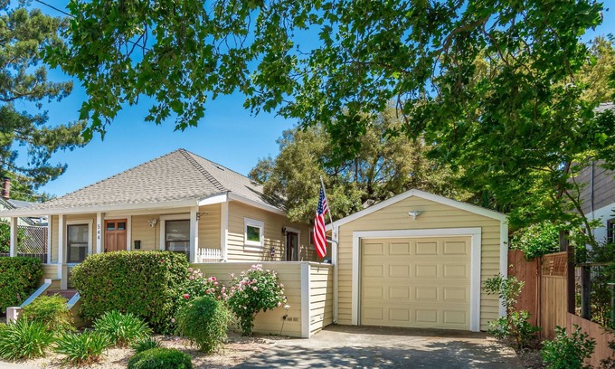 Napa House | Turn of the Century historic home in DOWNTOWN NAPA