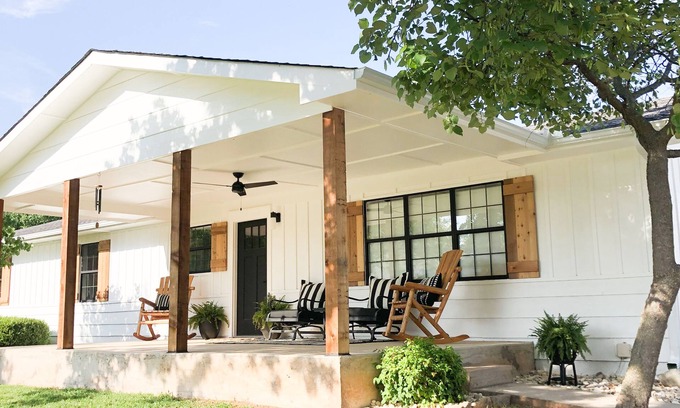 Sulphur House | TURNER FALLS ARBUCKLE LAKE POOL FIRE PIT GAME ROOM