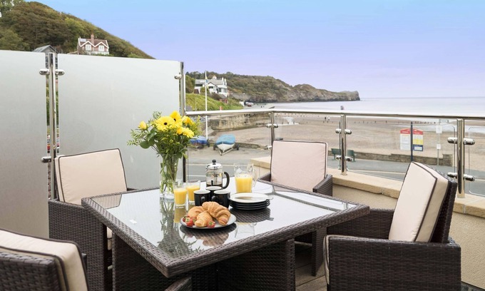 Sandsend Cottage | Turnstone Cottage, Stunning Sea Views,Dog Friendly