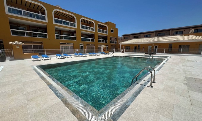 El Cotillo Apartment | Turquoise Cotillo: 50 meters from the beach, wifi, private terrace, pool