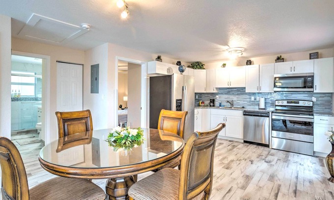 Riviera Beach Apartment | Turquoise Escape ~ 1 Mi to Sailfish Marina!