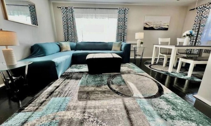 West Price Hill Apartment | Turquoise Tranquility 2 Bedroom Apartment 13 Minutes to Downtown