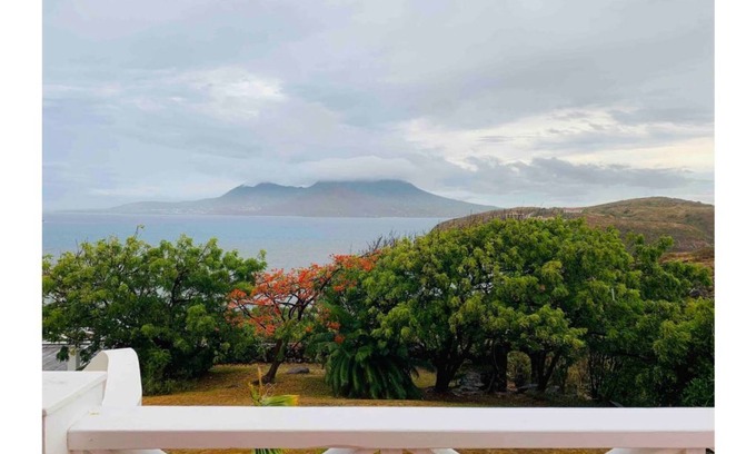 Frigate Bay House | Turtle beach White House(3)luxury romantic cottage