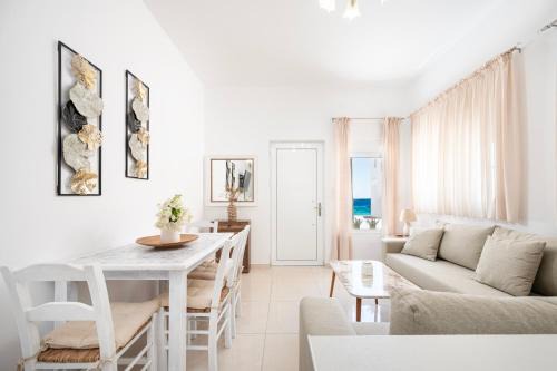 Kardamena Apartment | Turtle Cove Cottage, Beachfront