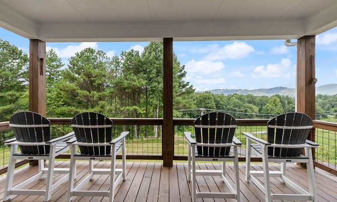 Hayesville House | TurtleKnob: Spacious 3BR home in Hayesville with stunning mountain views