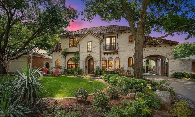 Preston Hollow House | Tuscan Home in Great Location of Dallas