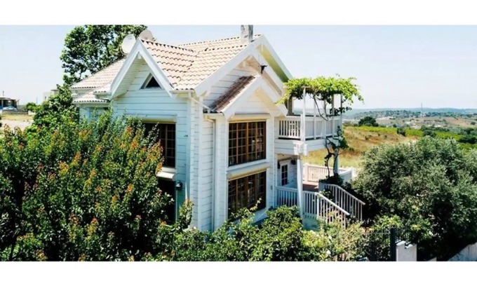 Givat Nili House | Tuscan-Style Villa 2