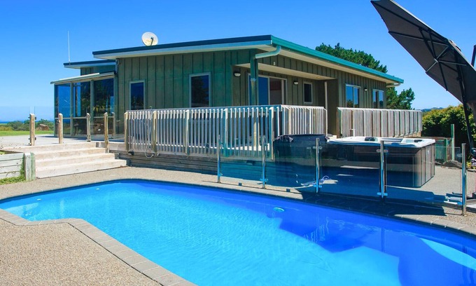 Tutukaka Cabin | Tutukaka Heads Lodge