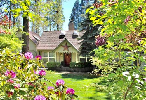 Twain Harte House | Twain Harte Lake, pool/hot tub, by skiing/Yosemite