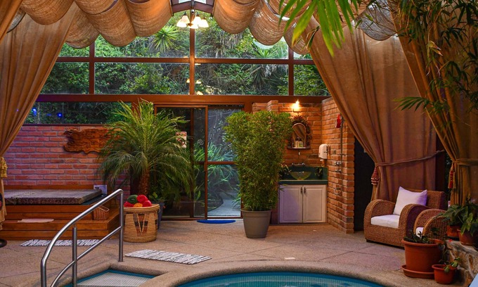 Paute Hotel | Twelve Hummingbirds Andes Retreat