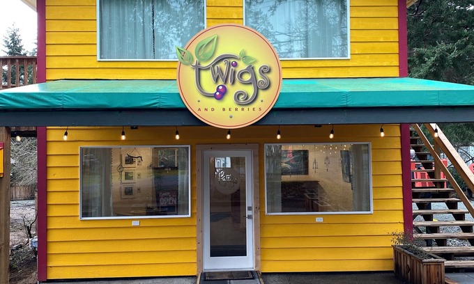 Mayne Island Bed & Breakfast | Twigs and Berries Guest B&B