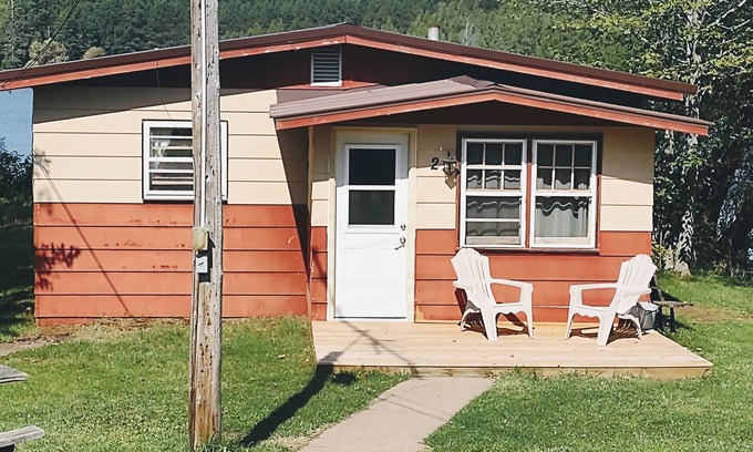 Tomahawk Cabin | Twin Bay Resort Cabin # 2