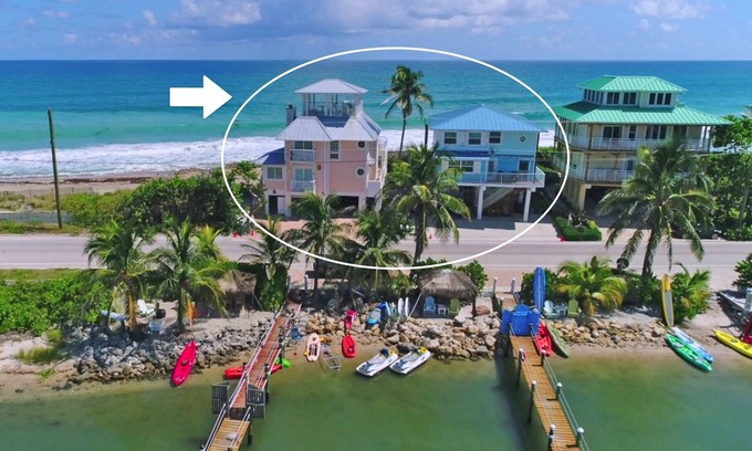Stuart House | Twin Beaches: 2 houses ON the ocean/ON the river +Private Docks,Hot Tubs & More!