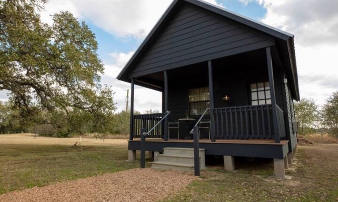 Round Top House | Twin Cabin II @ Oakbones Round Top