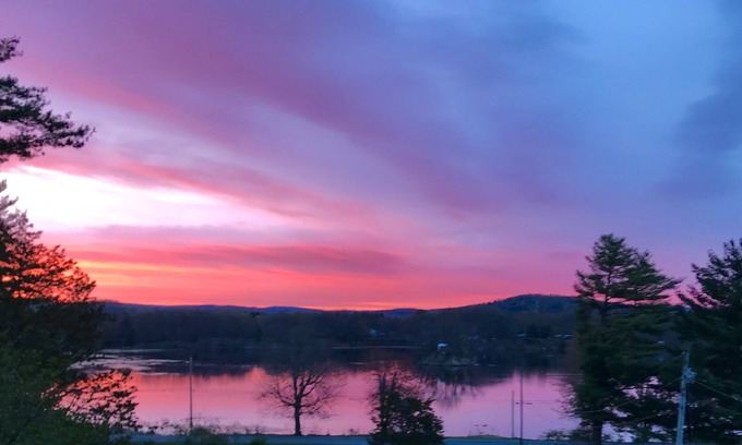 Pine Plains House | Twin Island Lake House Hot Tub
