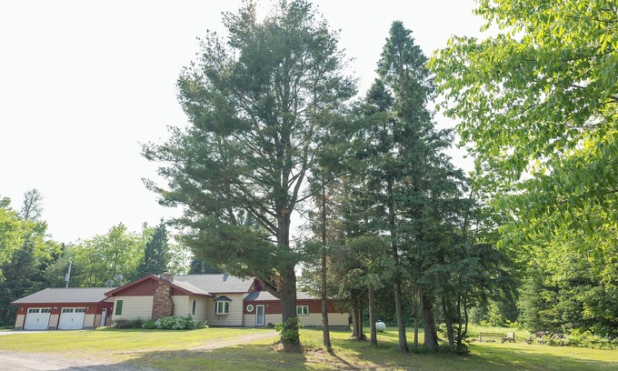 Toivola House | Twin Lakes Recreation Get-a-way