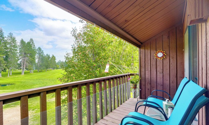 Rathdrum Condo | Twin Lakes Village Condo on 3rd Fairway!