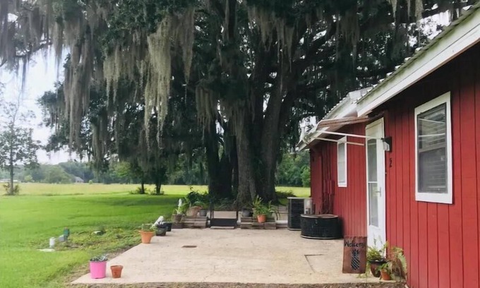 Donner House | Twin Oaks Barn