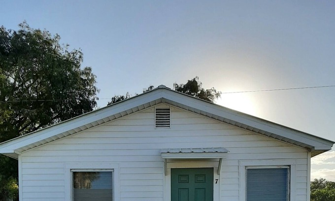 Okeechobee Cabin | Twin Palms - C07 Cabin #07