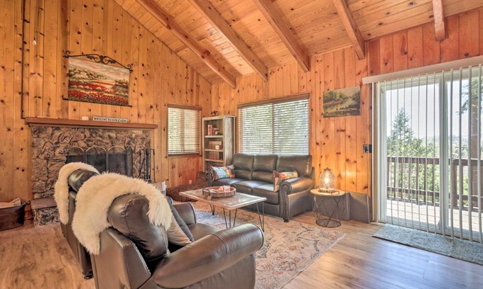 Twin Peaks House | Twin Peaks Retreat about 3 Mi to Lake Arrowhead!