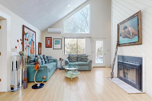 Oak Bluffs House | Twin Ponds