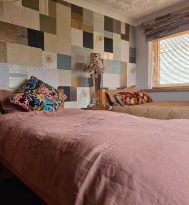 Pill House | Twin room with garden view