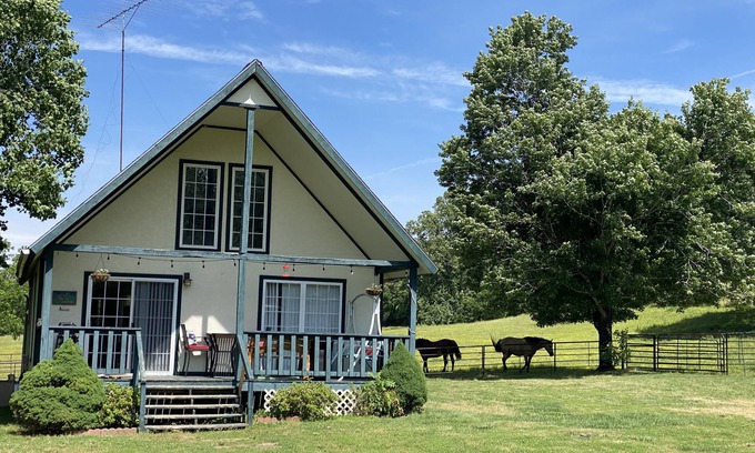 Kansas Cabin | Twin Springs Ranch Guest Cabin