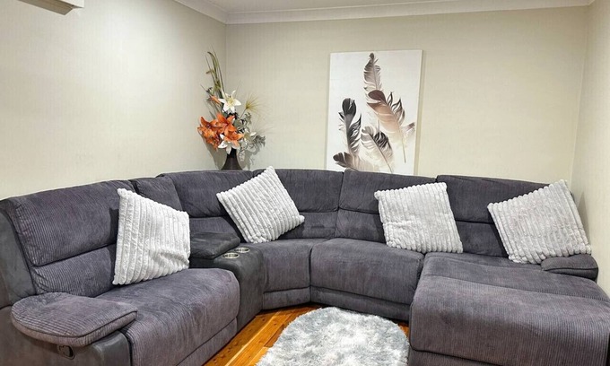 Kingswood House | Twin treat near Blue Mountain