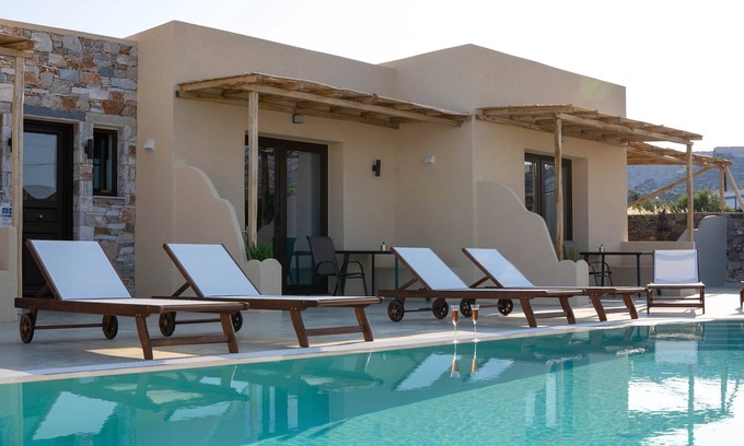 Syros House | Two (2) Luxury Apartments With Pool