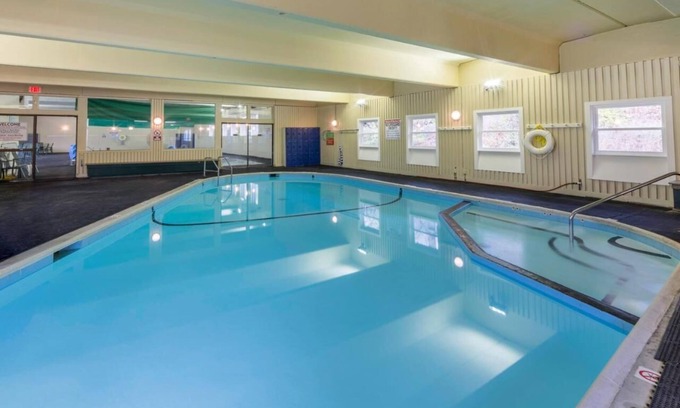 South Lee Hotel | Two 2BR Villas l From Sauna to Sports Courts – Comfort & Fun for Everyone