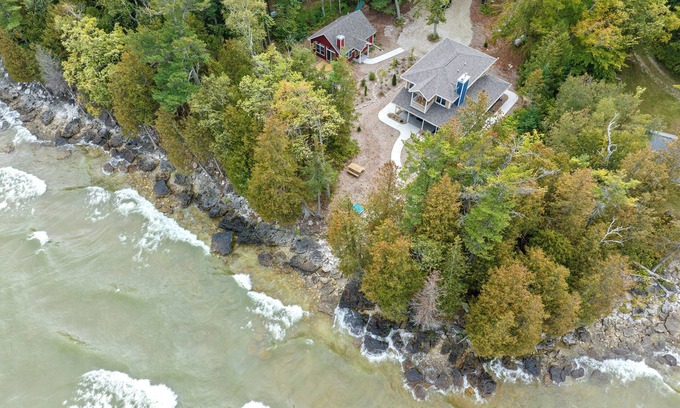 Sturgeon Bay Cottage | Two adjacent Lakefront Cottages in Door County on Lake MI w/Accessible features