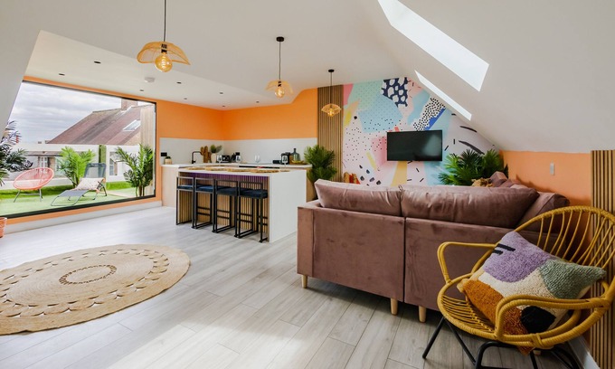 Market Harborough House | Two Bed Duplex Apartment with roof terrace- Ibiza Inspired Stylish Living