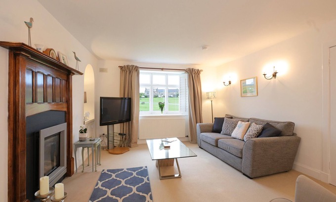 Gullane Cottage | Two bed period cottage in Gullane sleeping up to 4 guests.