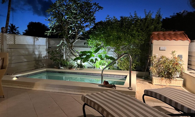 Porters House | Two bed town house with plunge pool in Porters
