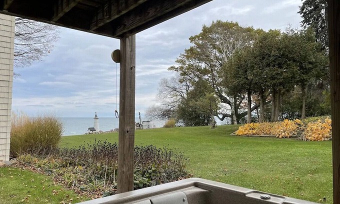 Jeddo House | Two bedroom and hot tub with lake views!