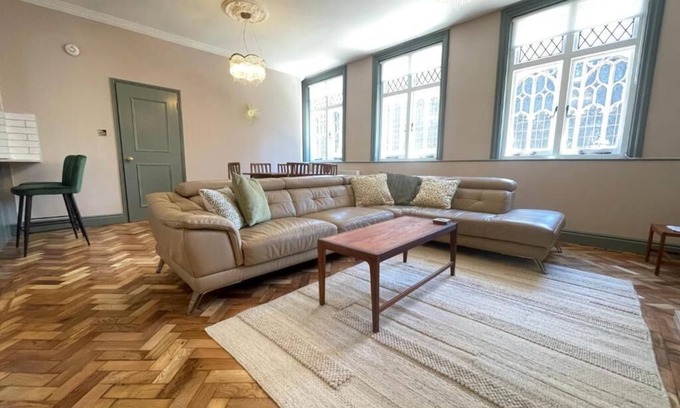 Bury St Edmunds Condo | Two Bedroom apartment with stunning Cathedral Views