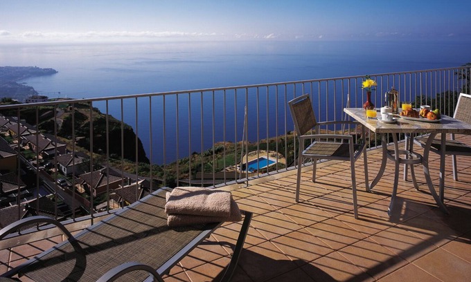 Camara de Lobos Apartment | Two bedroom apartment with sea view at Village Cabo Girão- Free sport facilities