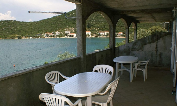 Dubrava Apartment | Two bedroom apartment near beach Luka Dubrava, Pelješac (A-4568-a)