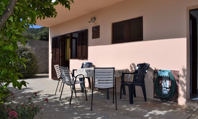 Putnikovic Apartment | Two bedroom apartment near beach Kabli, Pelješac (A-10225-a)