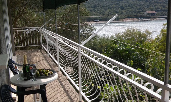 Dubrava Apartment | Two bedroom apartment near beach Luka Dubrava, Pelješac (A-13632-b)