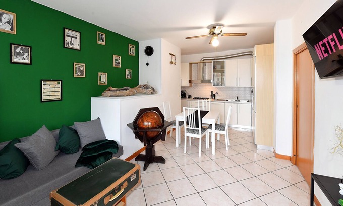 Valverde Apartment | Two bedroom apartment with large garden a few steps from the sea