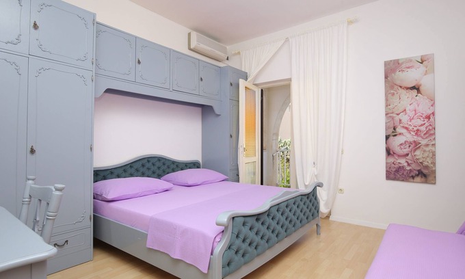 Baska Voda Apartment | Two bedroom apartment with balcony and sea view Baška Voda, Makarska (A-2756-e)